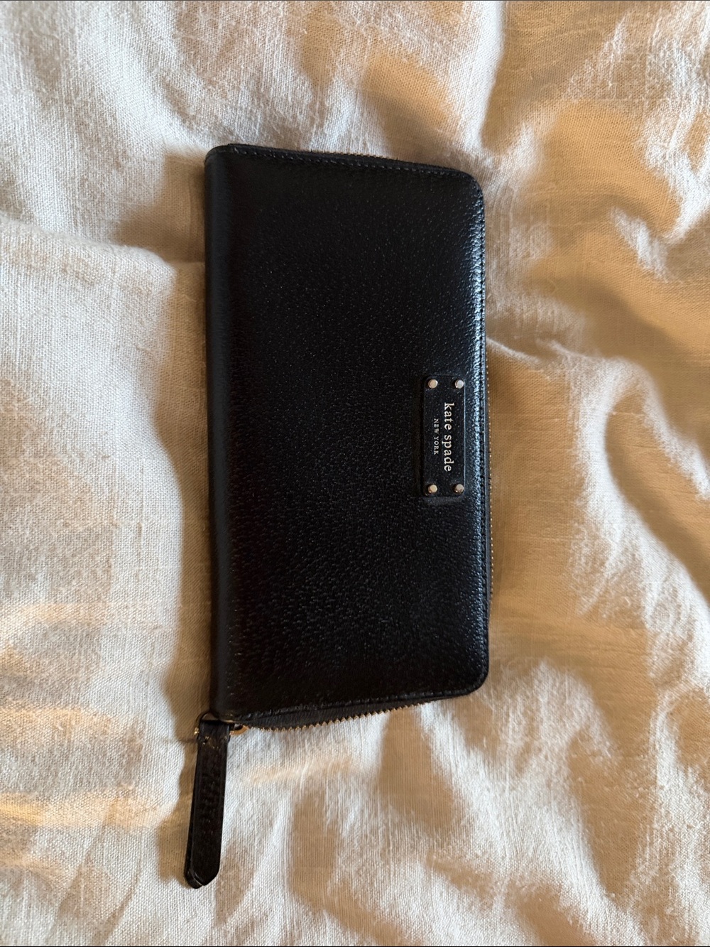 kate spade Black Pebbled Leather Zip Wallet with Logo Plaque